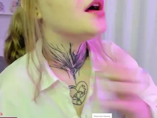 Betty's Live Sex Cam Show