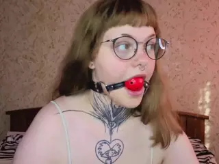 Betty's Live Sex Cam Show