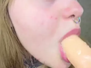 Betty's Live Sex Cam Show