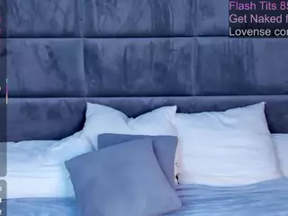 Jennifer-Wadee's Live Sex Cam Show