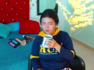 scarleth-snow's Live Sex Cam Show
