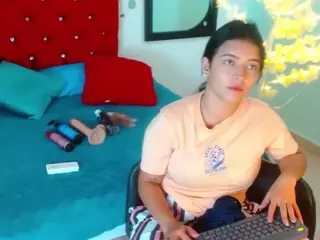 scarleth-snow's Live Sex Cam Show