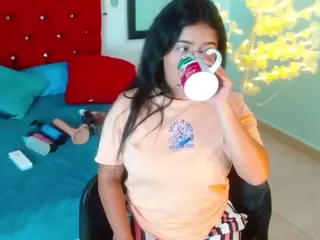 scarleth-snow's Live Sex Cam Show
