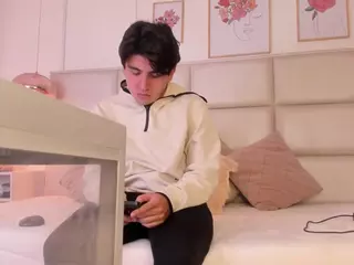 Zuky 💕's Live Sex Cam Show