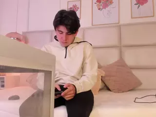 Zuky 💕's Live Sex Cam Show