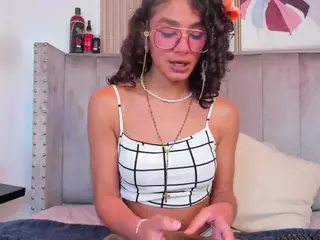 Zuky 💕's Live Sex Cam Show