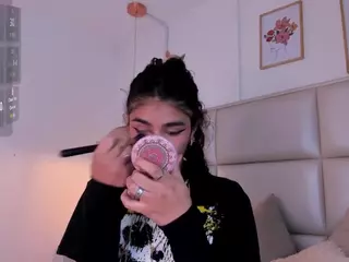 Zuky 💕's Live Sex Cam Show