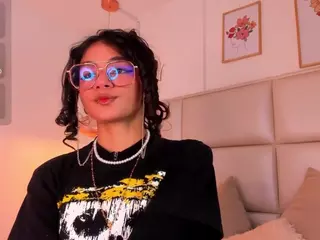 Zuky 💕's Live Sex Cam Show