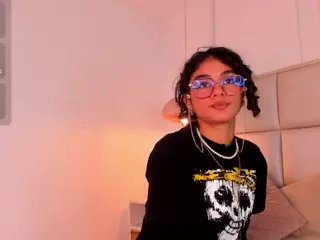 Zuky 💕's Live Sex Cam Show