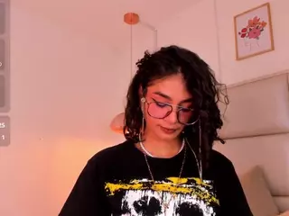 Zuky 💕's Live Sex Cam Show