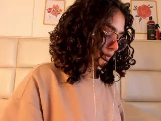 Zuky 💕's Live Sex Cam Show