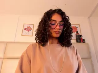 Zuky 💕's Live Sex Cam Show
