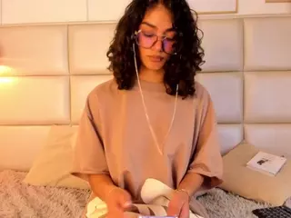 Zuky 💕's Live Sex Cam Show
