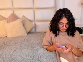 Zuky 💕's Live Sex Cam Show