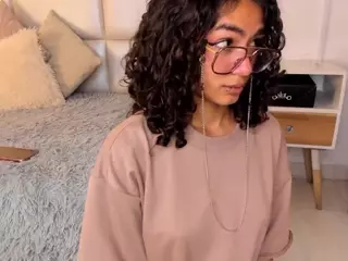 Zuky 💕's Live Sex Cam Show
