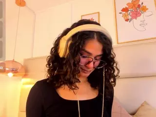 Zuky 💕's Live Sex Cam Show