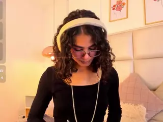 Zuky 💕's Live Sex Cam Show