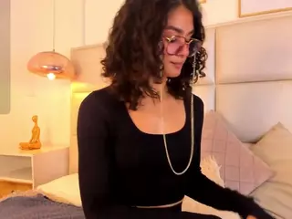 Zuky 💕's Live Sex Cam Show