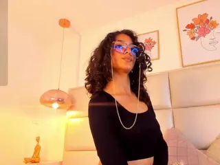 Zuky 💕's Live Sex Cam Show