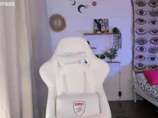 CassieYoung's Live Sex Cam Show