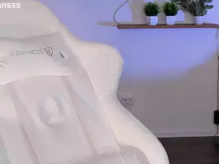 CassieYoung's Live Sex Cam Show