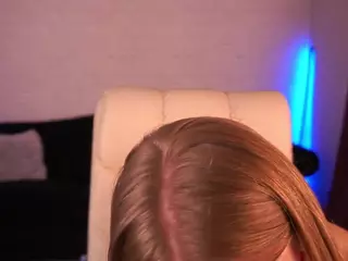 EmilySunshineS's Live Sex Cam Show