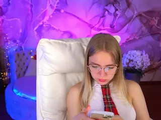 EmilySunshineS's Live Sex Cam Show