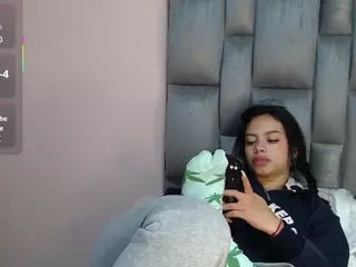 MeganLoovee's Live Sex Cam Show