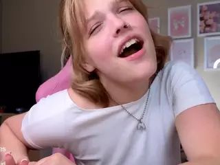 YourL1ttleAngel's Live Sex Cam Show