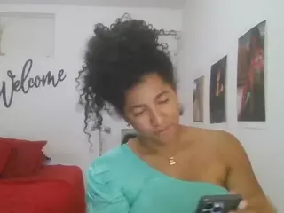 Bellacrespa's Live Sex Cam Show