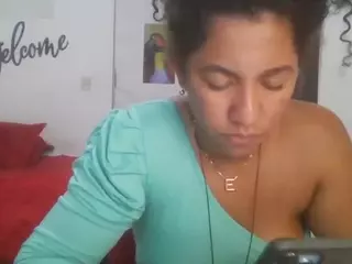 Bellacrespa's Live Sex Cam Show
