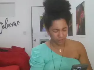 Bellacrespa's Live Sex Cam Show