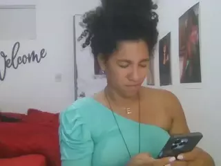 Bellacrespa's Live Sex Cam Show