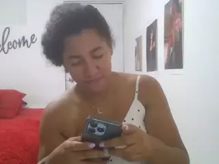 Bellacrespa's Live Sex Cam Show