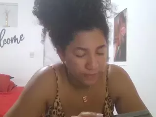 Bellacrespa's Live Sex Cam Show