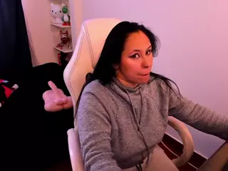 yesicascs's Live Sex Cam Show