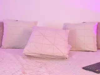 Mia-Heart's Live Sex Cam Show
