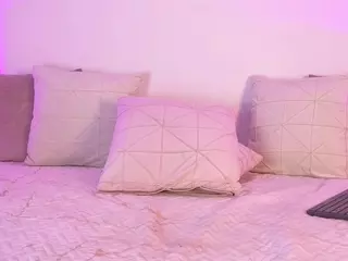 Mia-Heart's Live Sex Cam Show