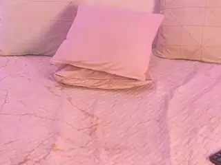 Mia-Heart's Live Sex Cam Show