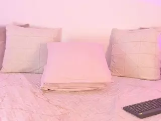 Mia-Heart's Live Sex Cam Show