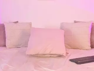 Mia-Heart's Live Sex Cam Show