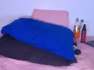 estrella-hkz's Live Sex Cam Show