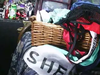 GardeniaFields's Live Sex Cam Show