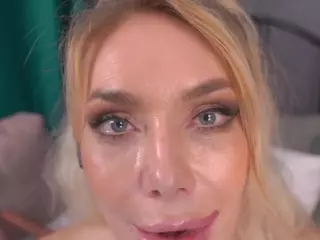 IsadoraDunkan's Live Sex Cam Show