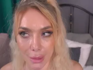 IsadoraDunkan's Live Sex Cam Show