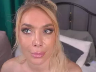 IsadoraDunkan's Live Sex Cam Show