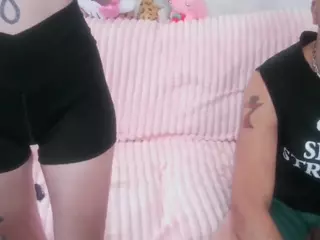 strawbiedreamz's Live Sex Cam Show