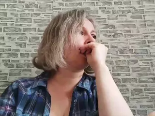 EdithManning's Live Sex Cam Show