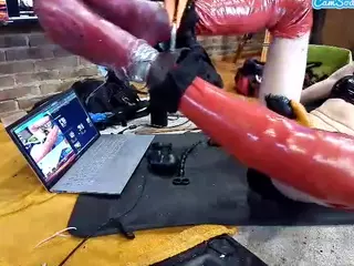 LaaraLatex's Live Sex Cam Show