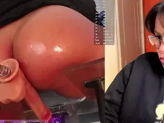 LilyLove1's Live Sex Cam Show